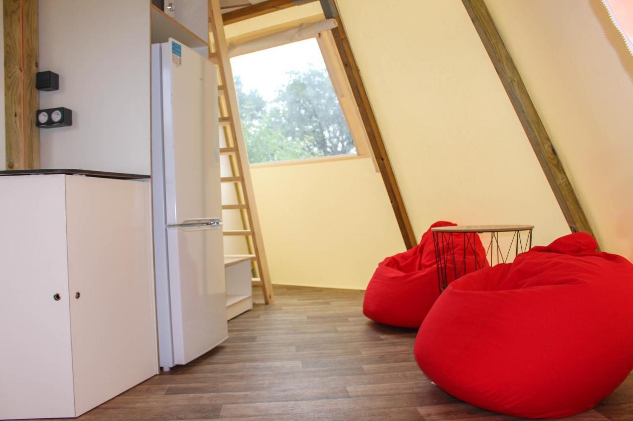Camping Au Bois Dormant Chauffour-sur-Vell Exterior foto