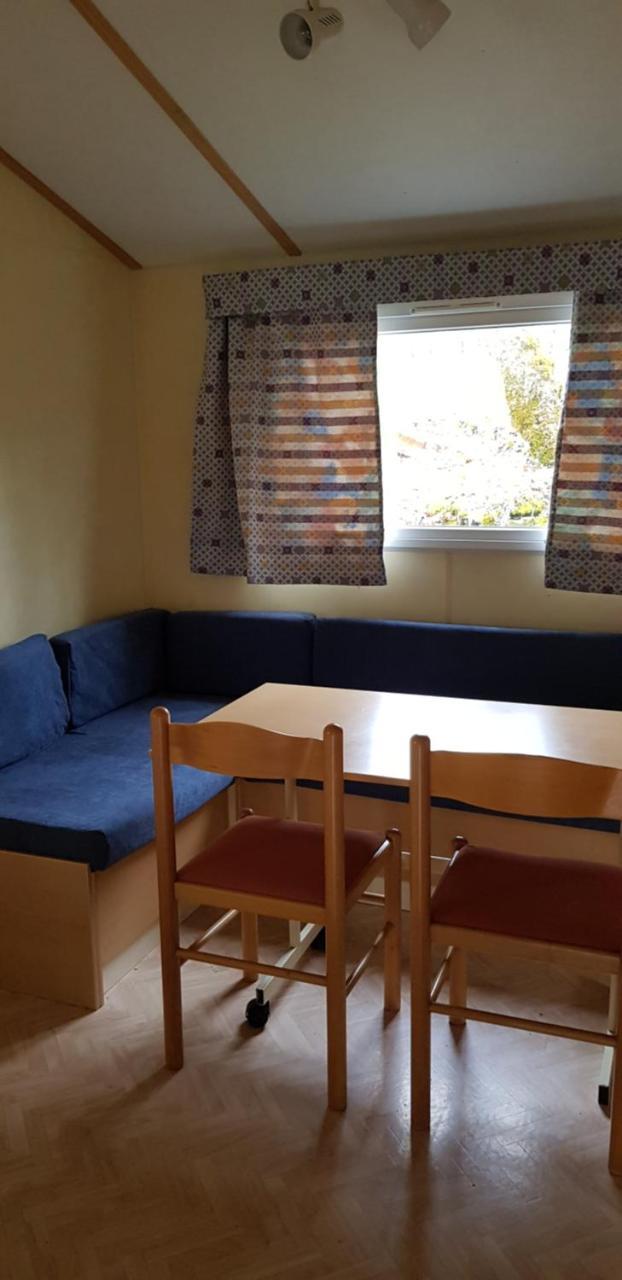 Camping Au Bois Dormant Chauffour-sur-Vell Exterior foto
